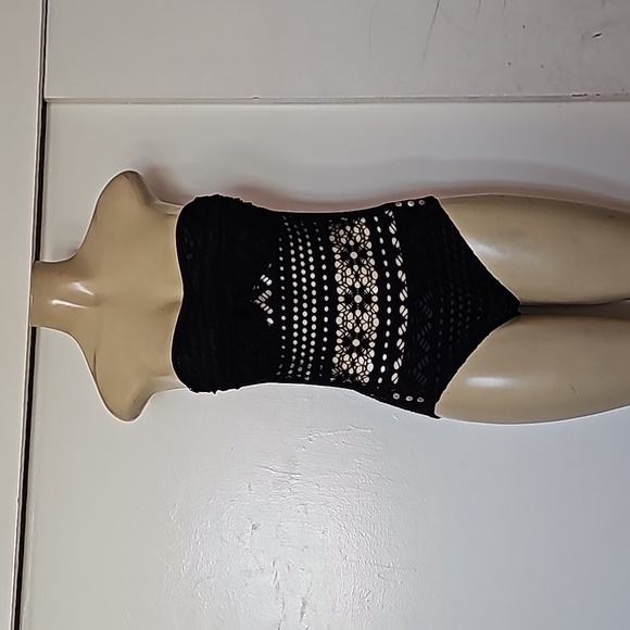 Size Large Swimsuit from fashion - Picture 1 of 4